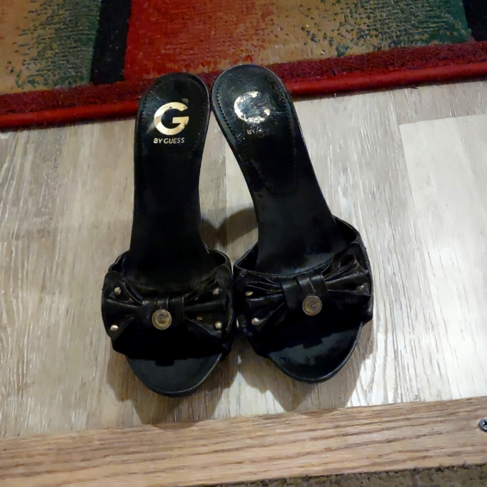 Guess sandles